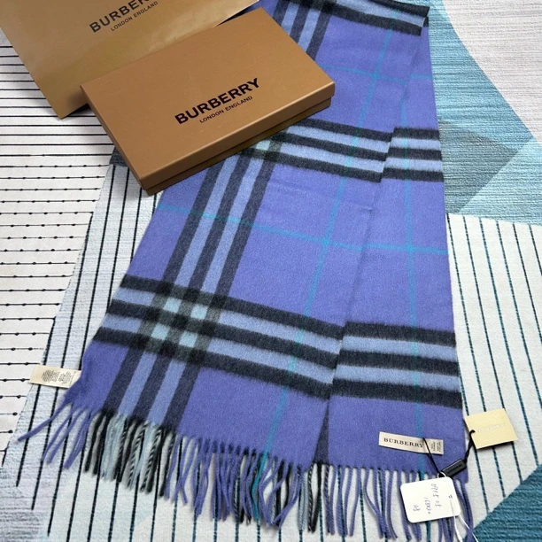 未使用 BURBERRY/博柏利 紫色格纹羊绒围巾168*30