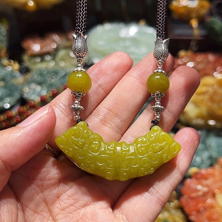 岫玉未镶嵌毛衣链