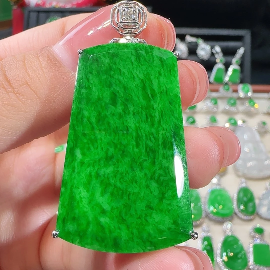 翡翠吊坠(不含链)18K金镶嵌