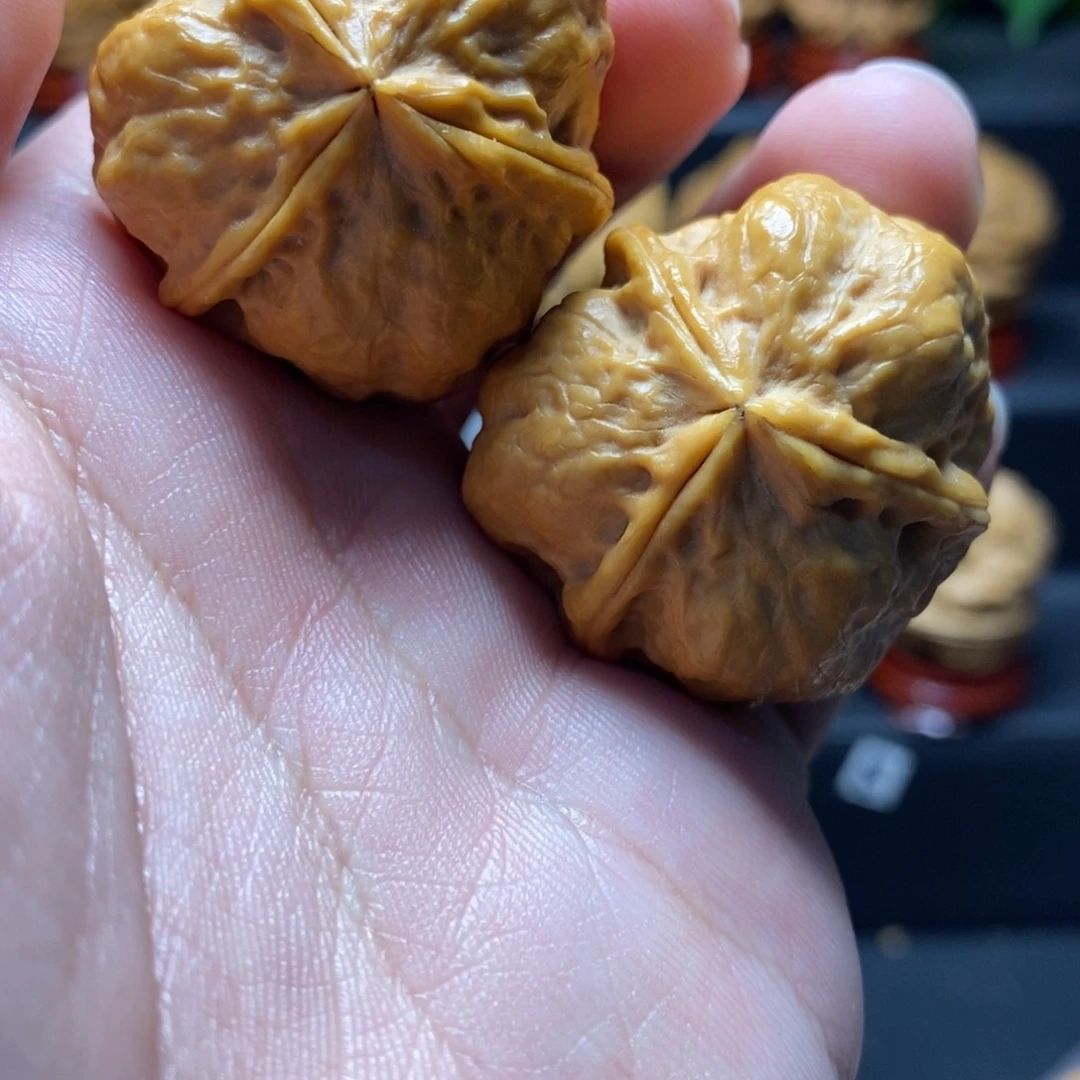 把件文玩核桃35水晶三棱
