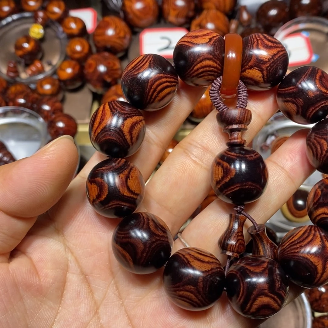 轻****4黄花梨鬼脸对眼