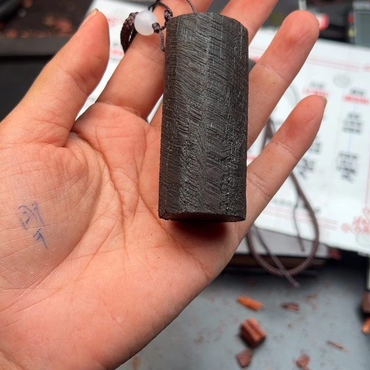 藤类降真香缅甸东枝绿，奇喃手把件发其一39.9