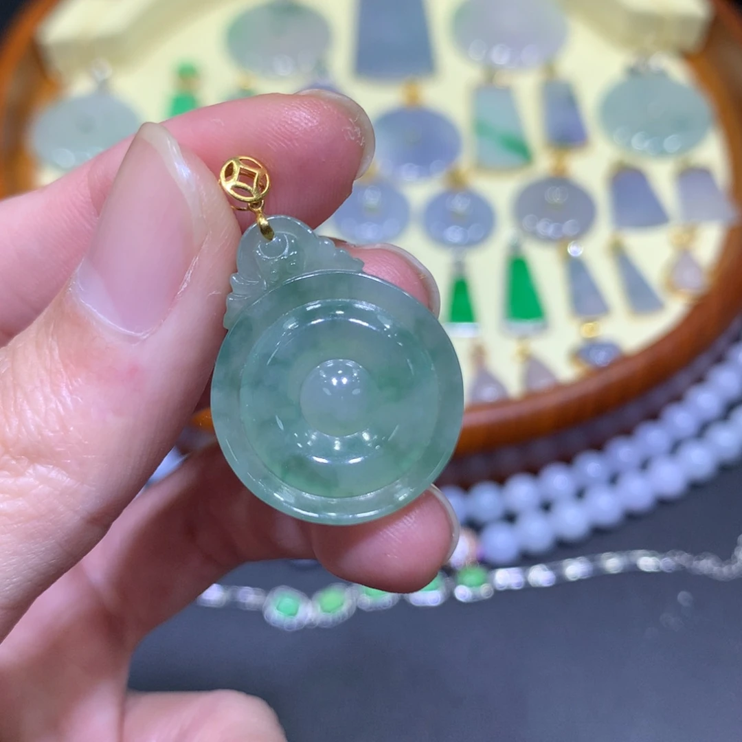 翡翠吊坠(不含链)18K金镶嵌