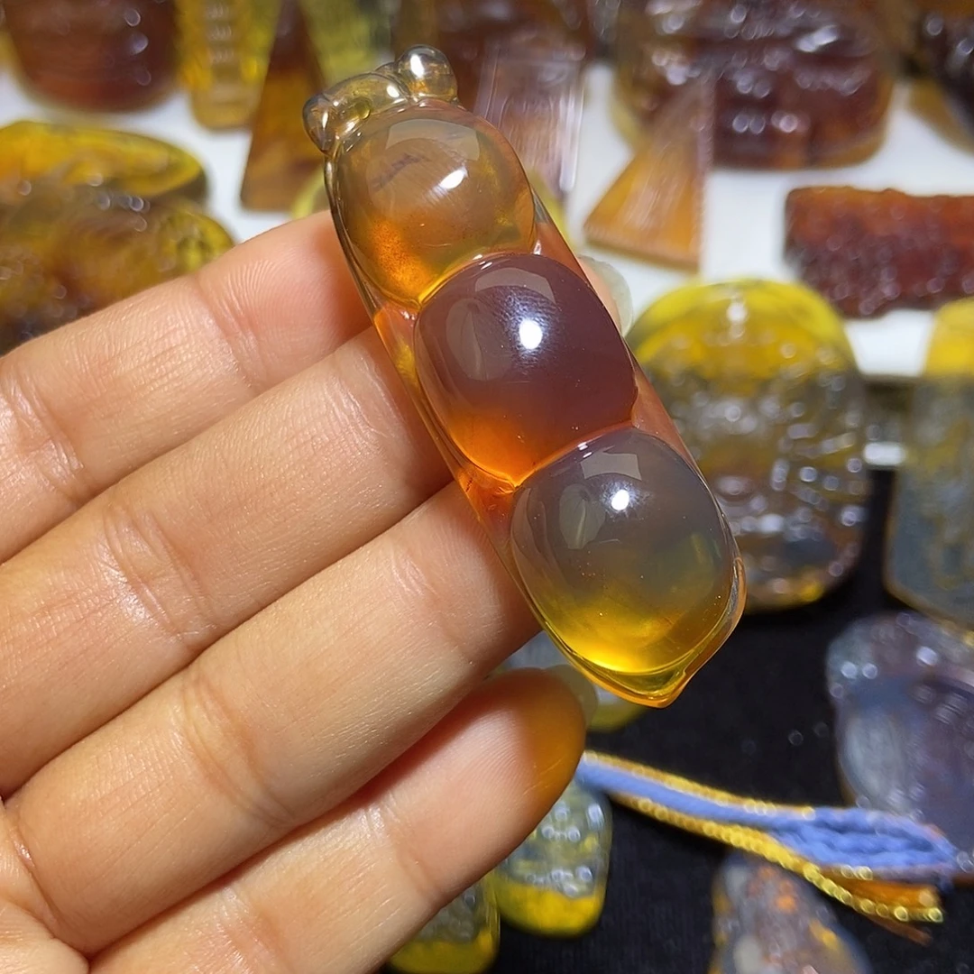 琥珀未镶嵌颈饰缅甸天然琥珀吊坠