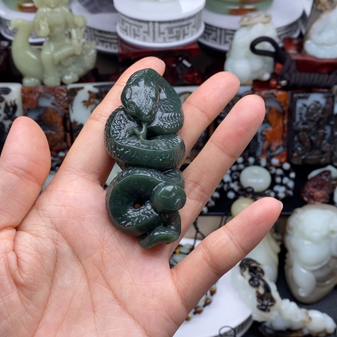 和田玉未镶嵌颈饰