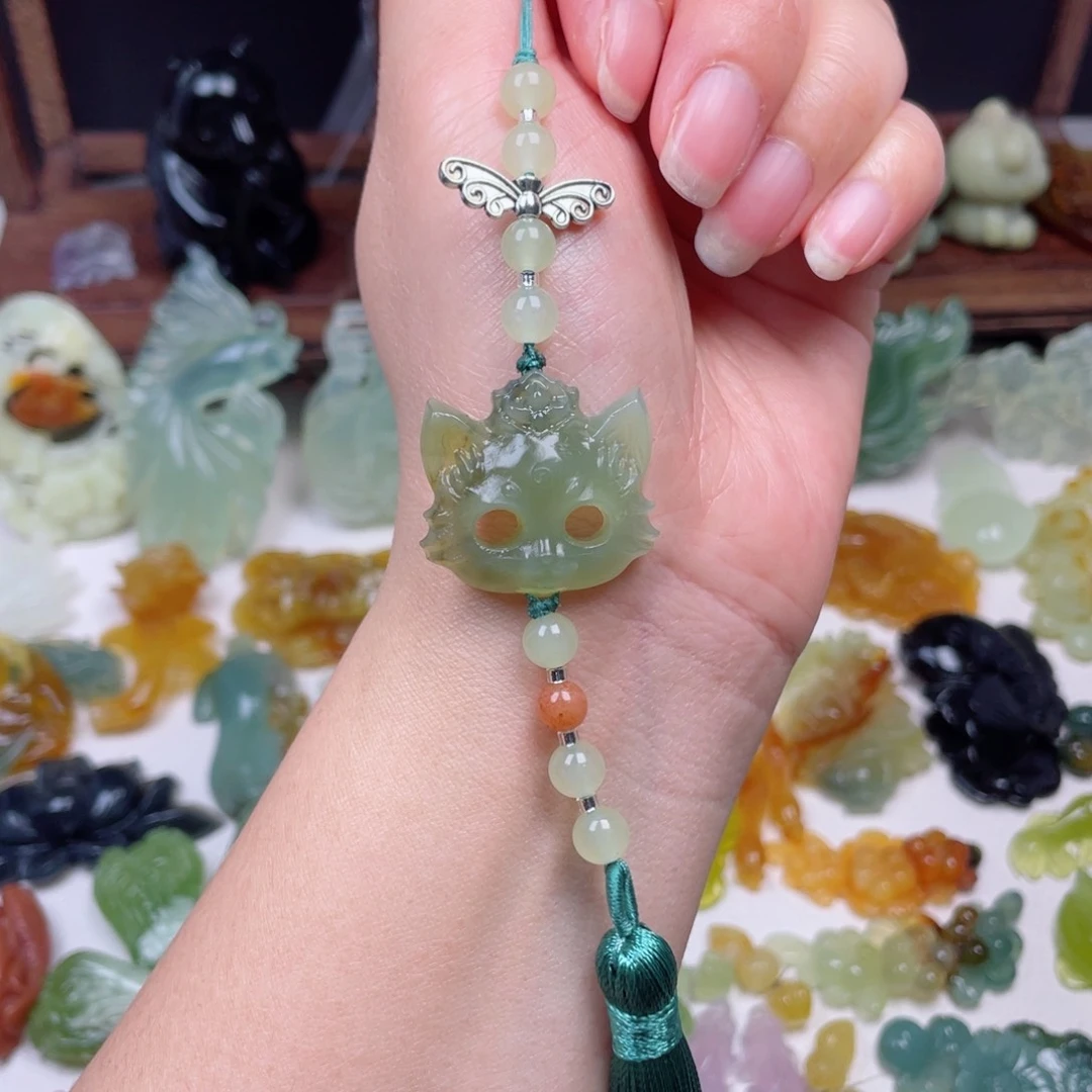 蛇纹石玉未镶嵌颈饰