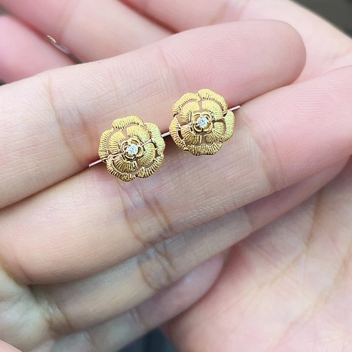 18K金镶嵌耳饰钻石