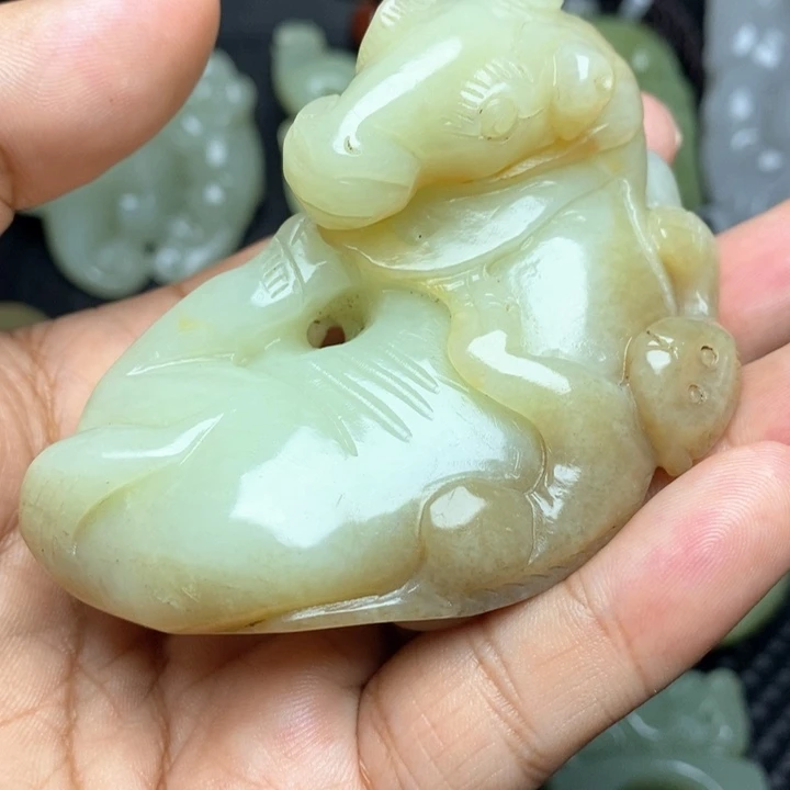 颈饰未镶嵌和田玉