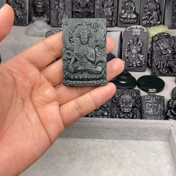 颈饰未镶嵌和田玉