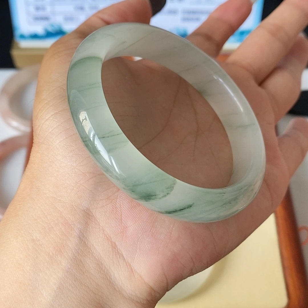 未镶嵌手镯石英质玉