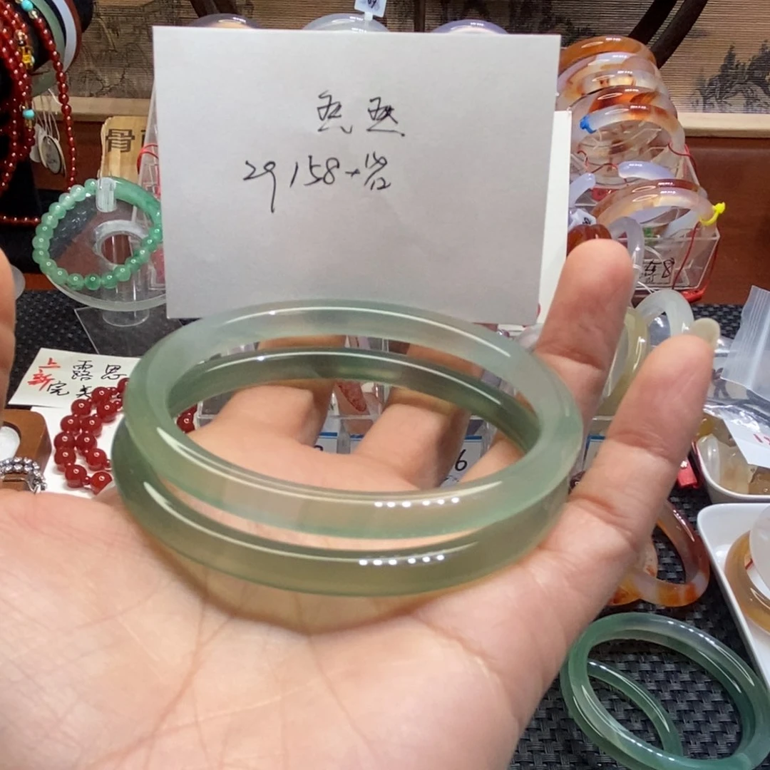 手镯玛瑙/玉髓未镶嵌18