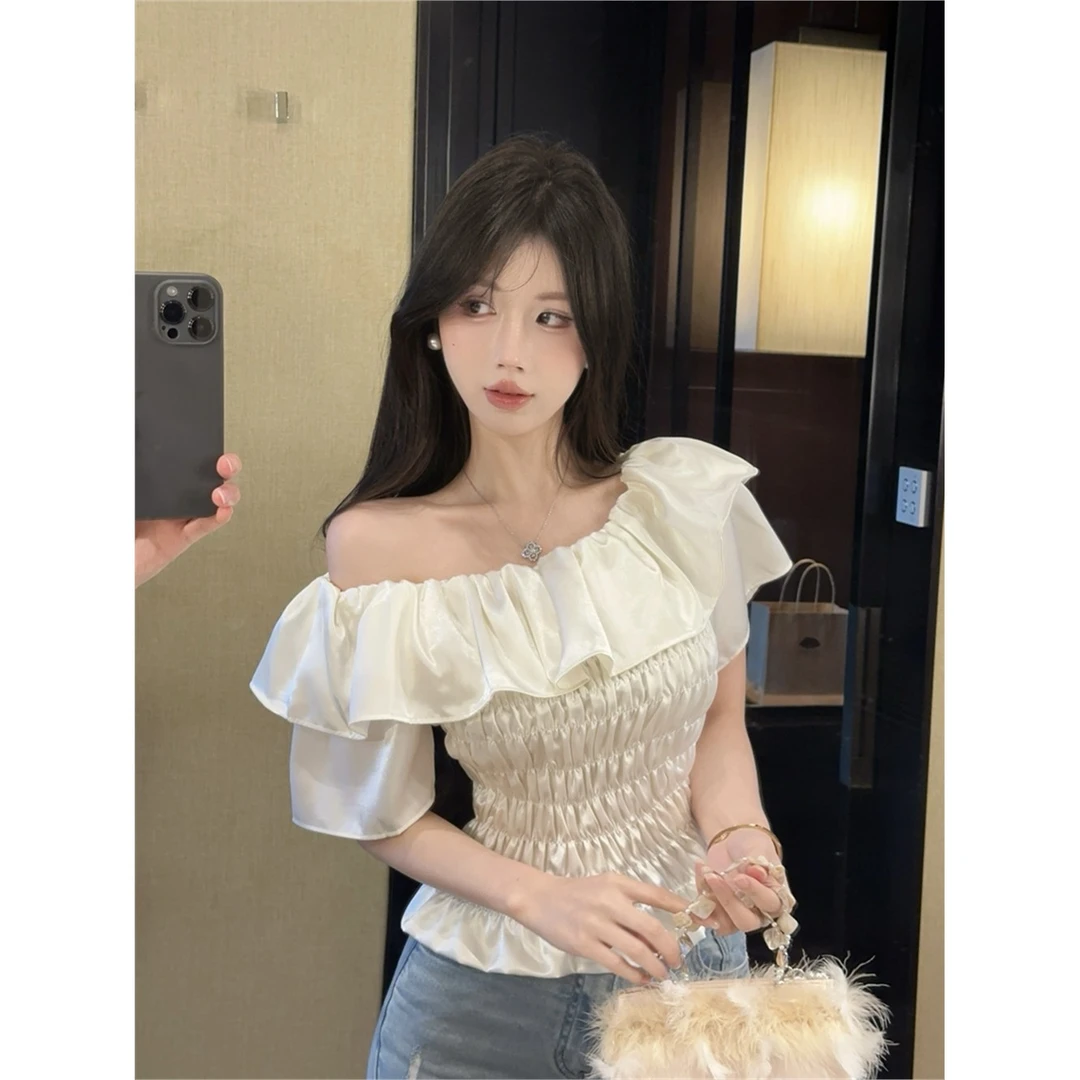 一字肩荷叶边缎面衬衫女早夏纯欲露肩掐腰上衣高级感法式绝美衬衣