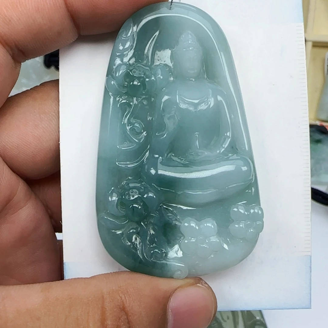 翡翠未镶嵌颈饰，