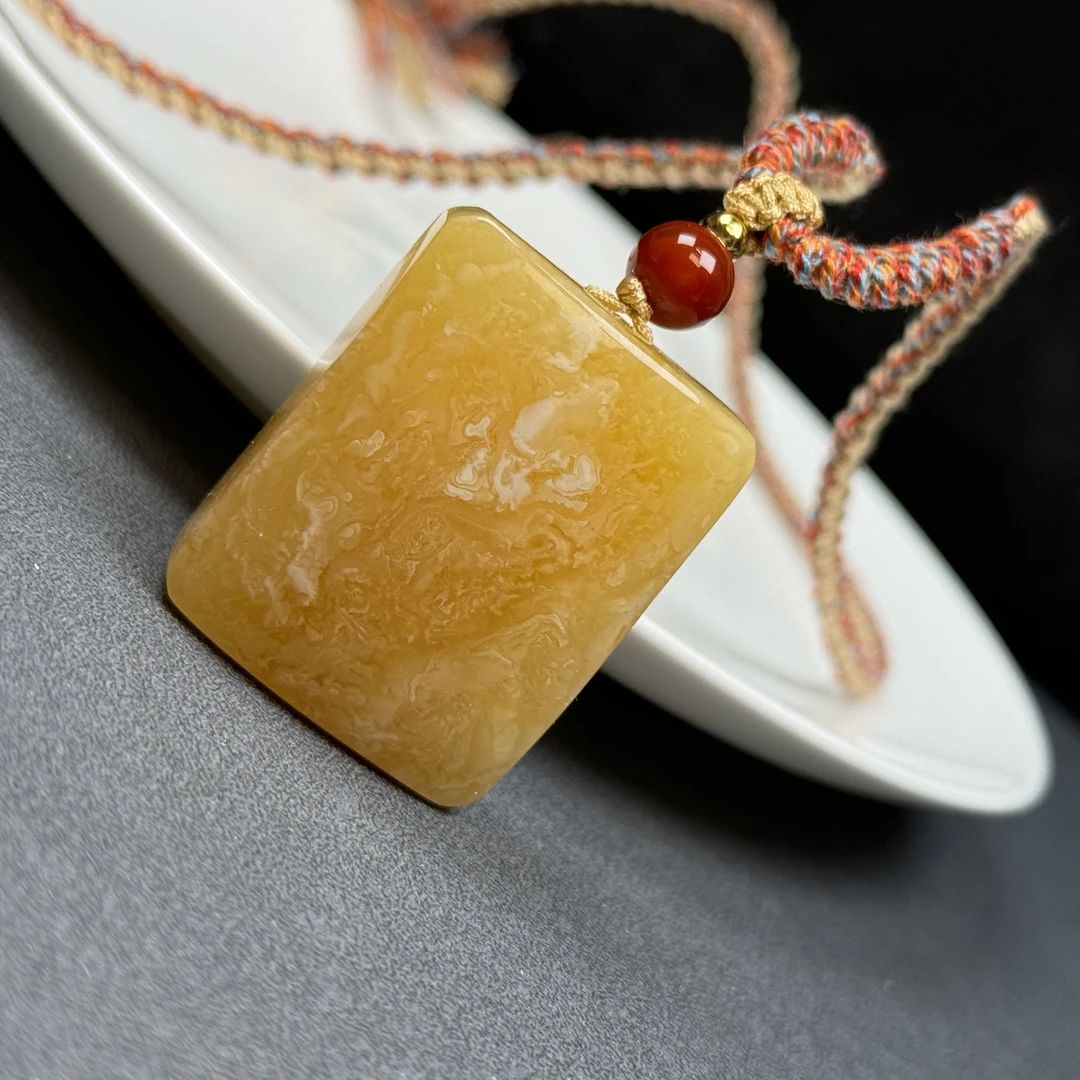 Y1793天然蜜蜡 无事牌 29*36*15mm 13.84克 100克价