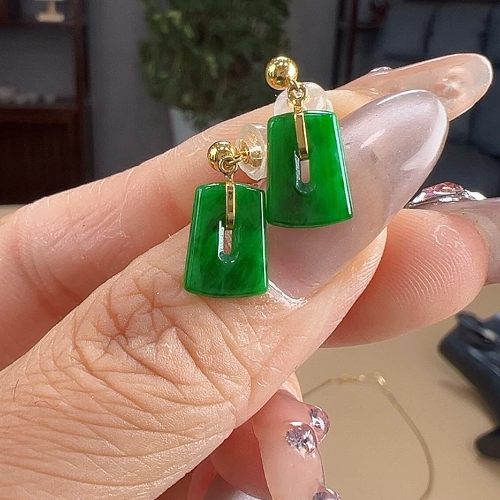 翡翠18K金镶嵌耳饰耳饰有纹