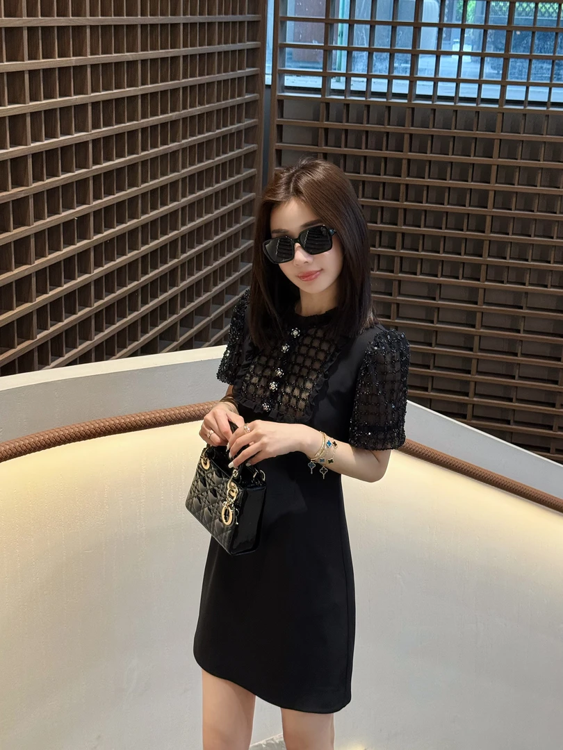 LUXURYMEMO【留洋千金】重磅定制面料名媛高雅亮片拼接短袖收腰裙