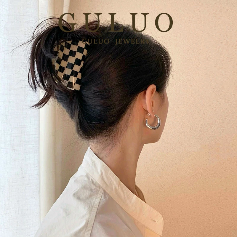 合金耳饰 高级感月牙形简约通勤耳圈耳钉