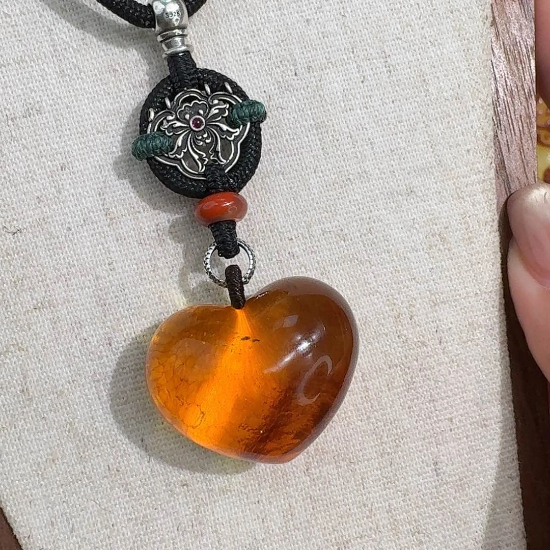 拉***尤琥珀未镶嵌裸石我