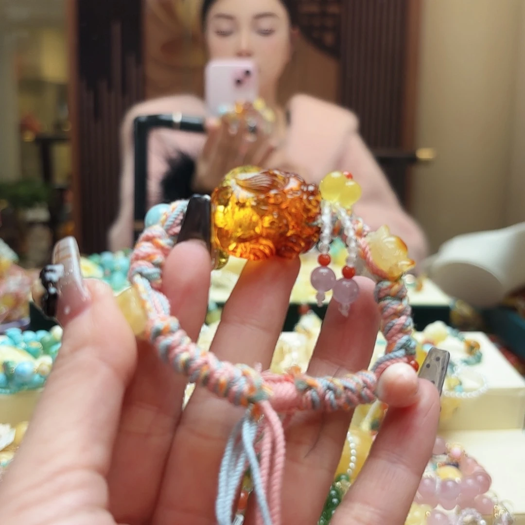 琥珀颈饰未镶嵌琥珀