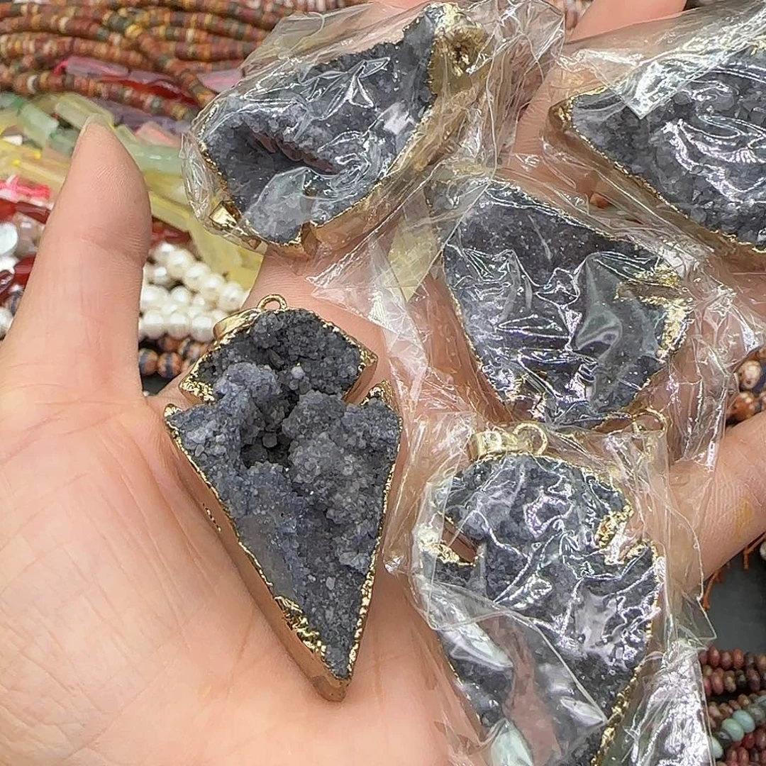 合金玛瑙/玉髓珠宝半成品水晶晶牙一个