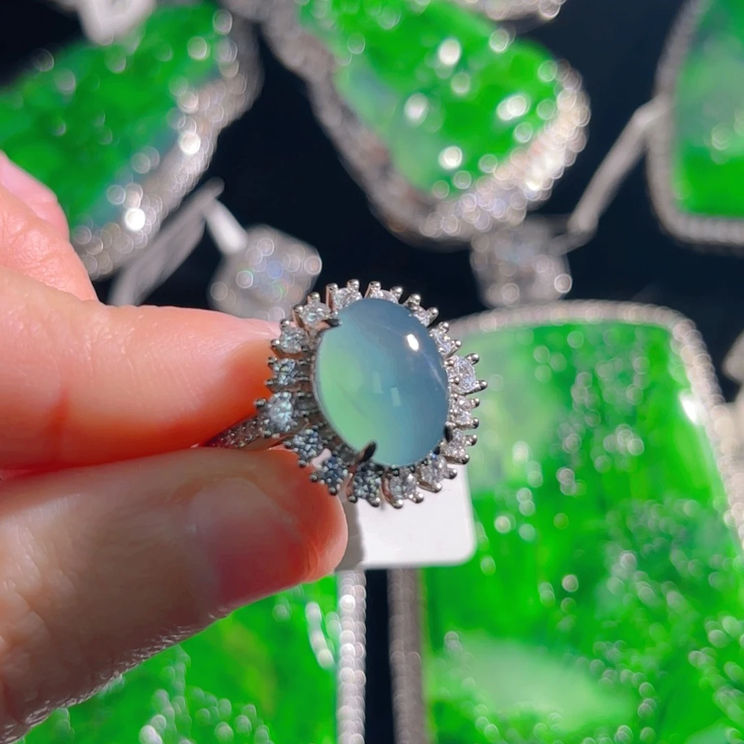 翡翠颈饰未镶嵌蛋面