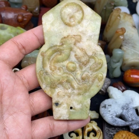 蛇纹石玉未镶嵌颈饰101