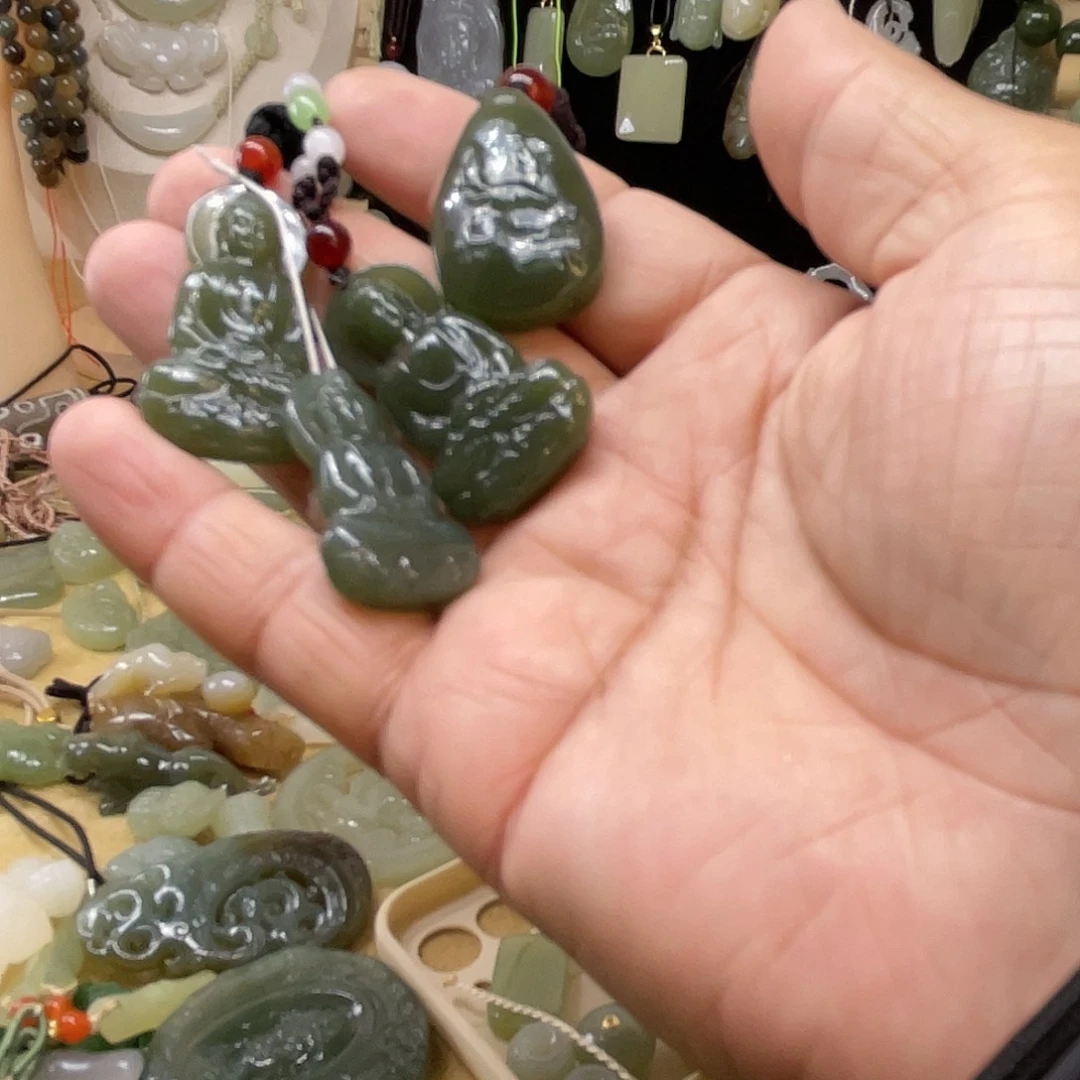 和田玉未镶嵌颈饰