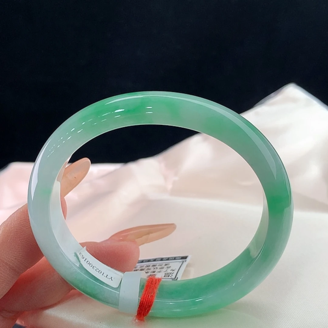 【闪购商品】未镶嵌手镯翡翠贵56