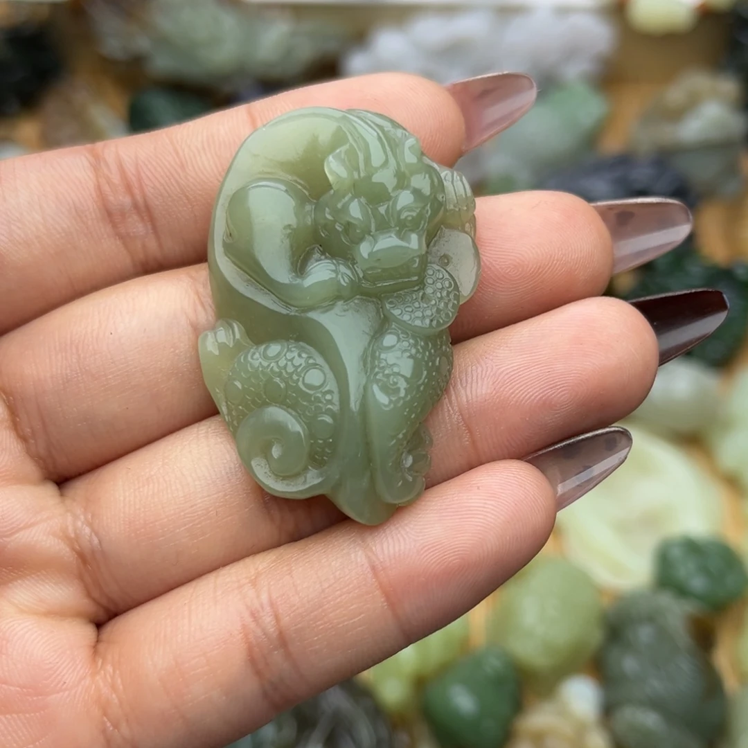 和田玉未镶嵌颈饰