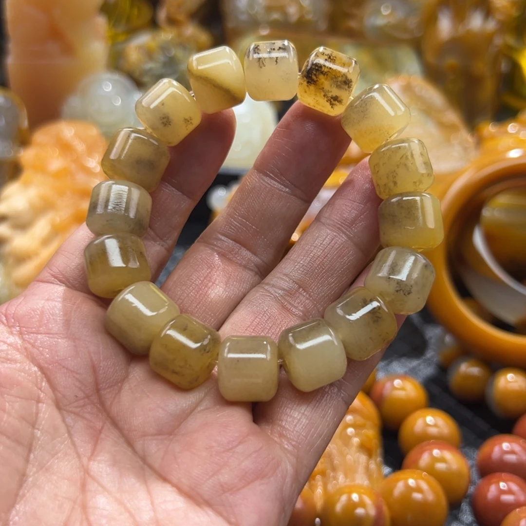 石英质玉未镶嵌颈饰
