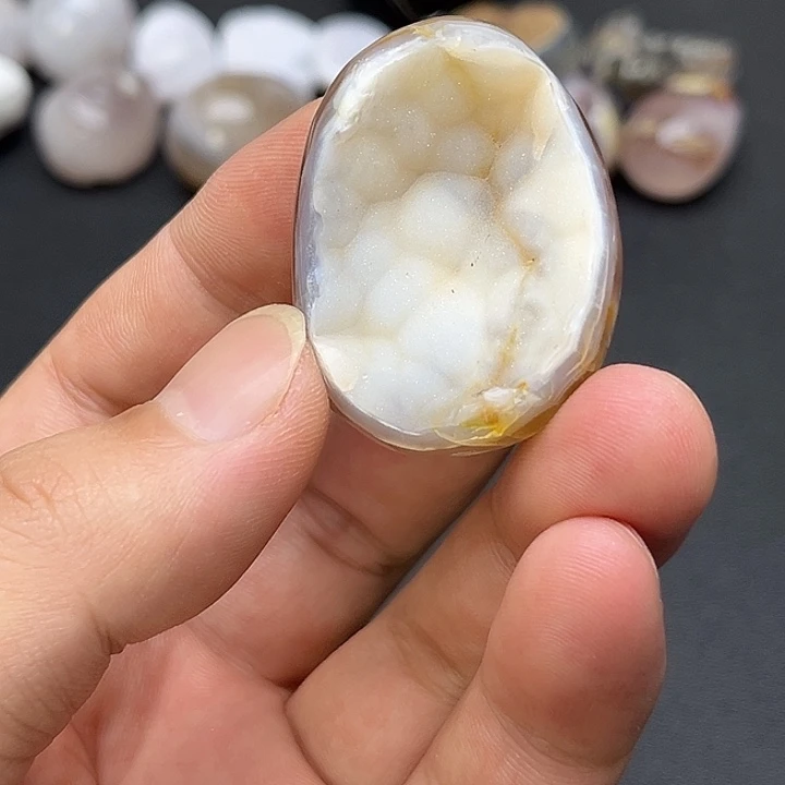 玛瑙/玉髓未镶嵌珠宝奇石