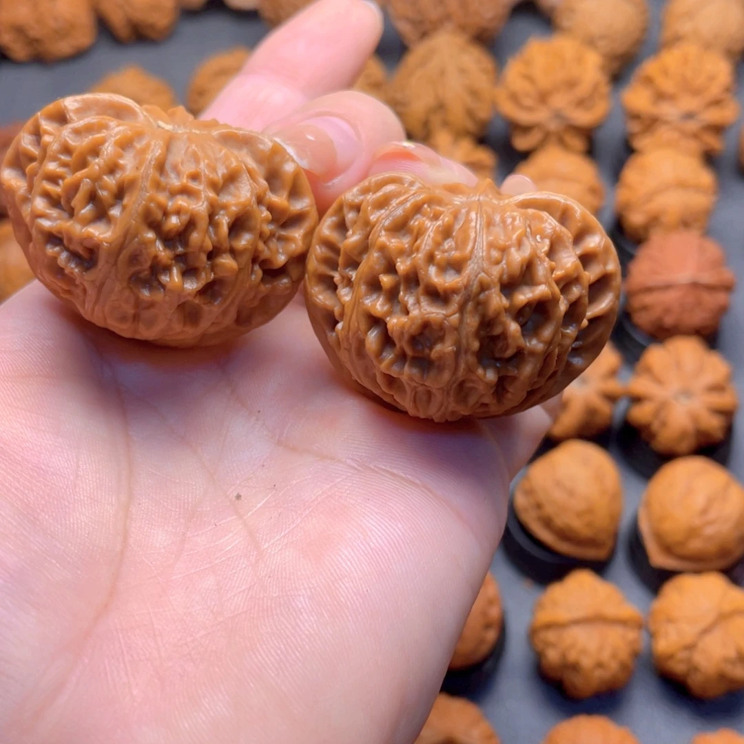 核桃文玩把件麻核宫灯