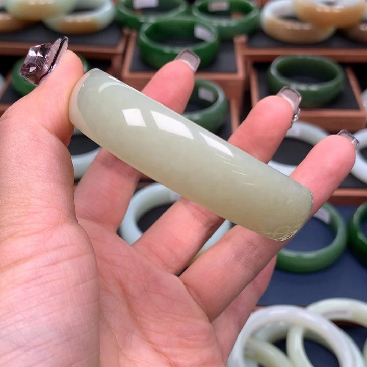 和田玉手镯59圈口未镶嵌