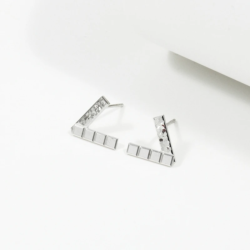 PT990铂金V字款碎碎冰拼接耳钉 气质时尚百搭小众简约方块XE01099