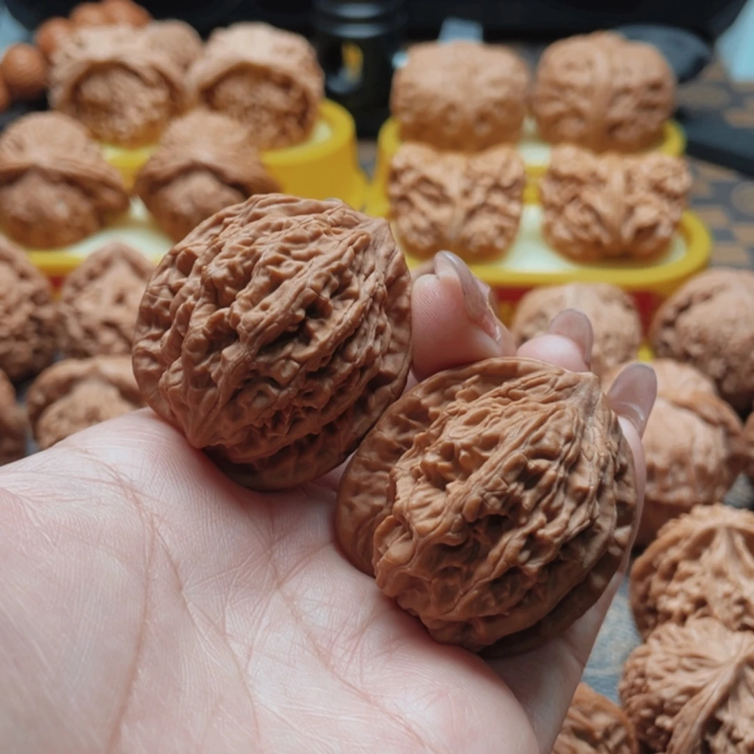 桃核把件37麦穗虎头核桃