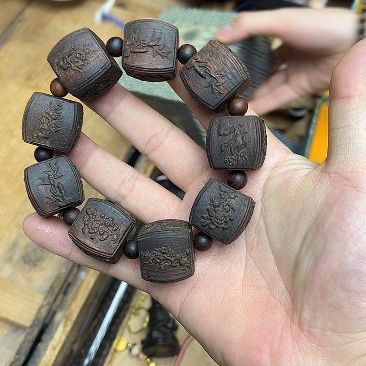 大叶紫檀（黑酸枝木类）