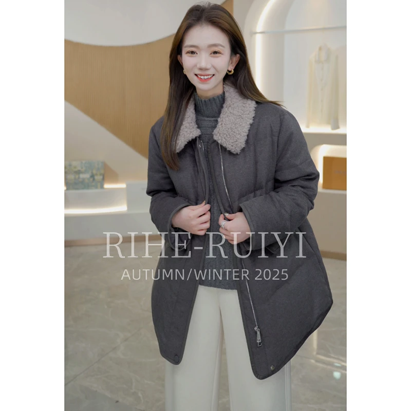 R H 【羊羔毛】复古质感秋冬时尚显瘦翻领羊毛白鹅绒羽绒服RH562