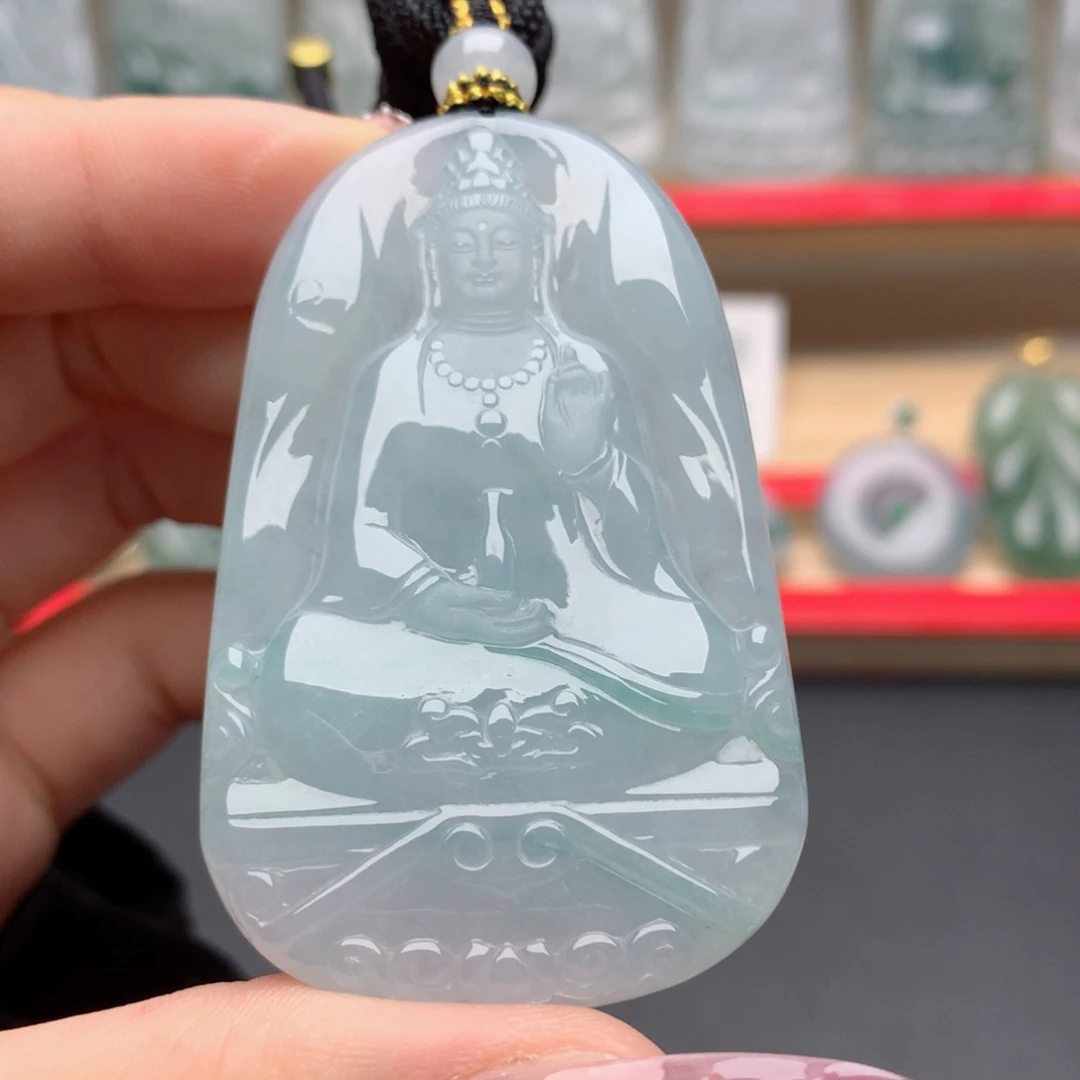 用***包颈饰未镶嵌翡翠素衣观音