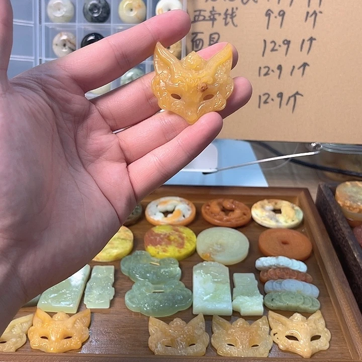 合金蛇纹石玉颈饰