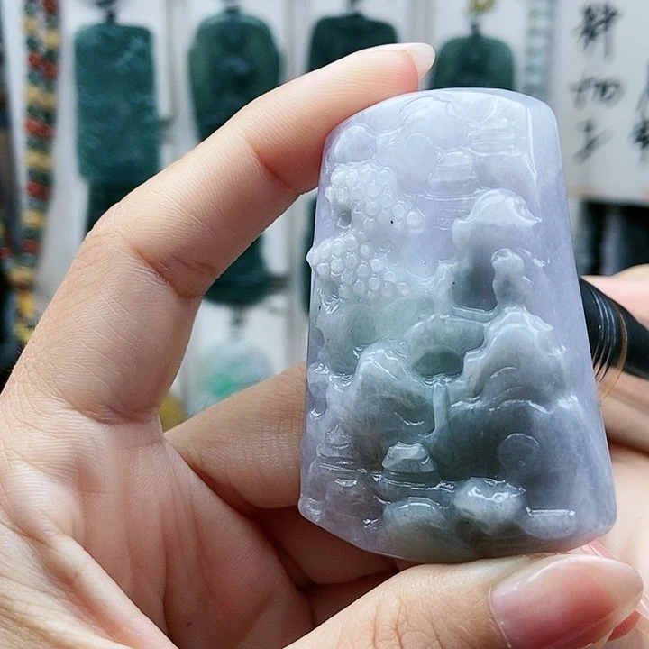 颈饰足铂镶嵌翡翠翡翠