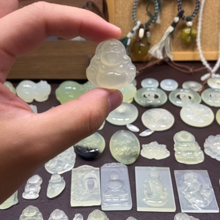 蛇纹石玉合金颈饰