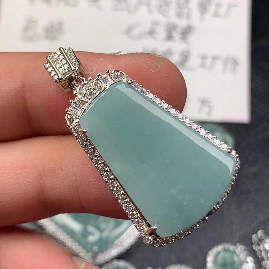 颈饰未镶嵌翡翠无事牌