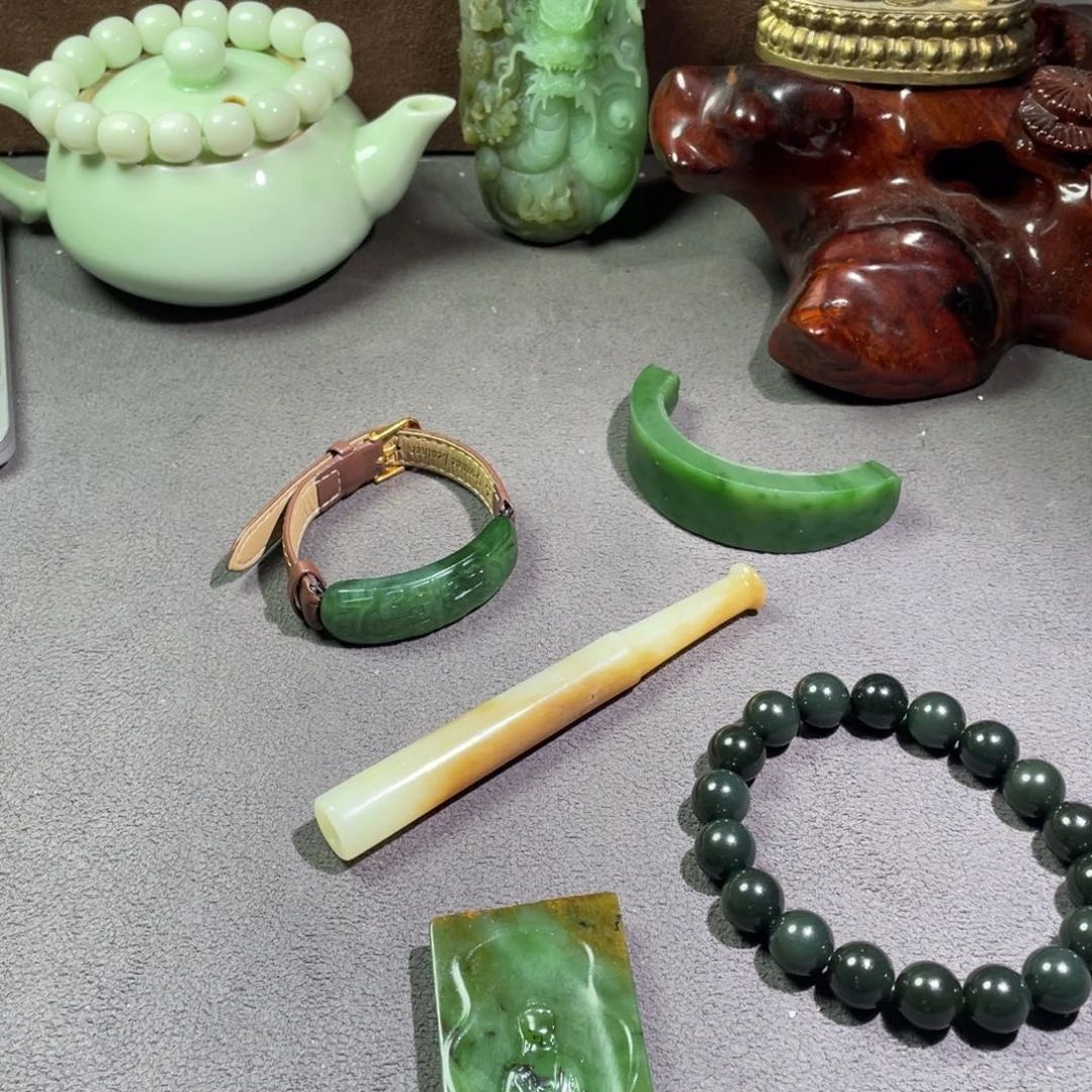 颈饰未镶嵌和田玉