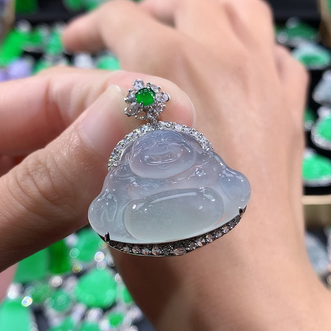 翡翠18K金镶嵌颈饰