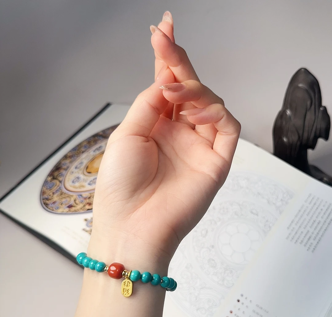 绿色招财纳福时尚大气手链