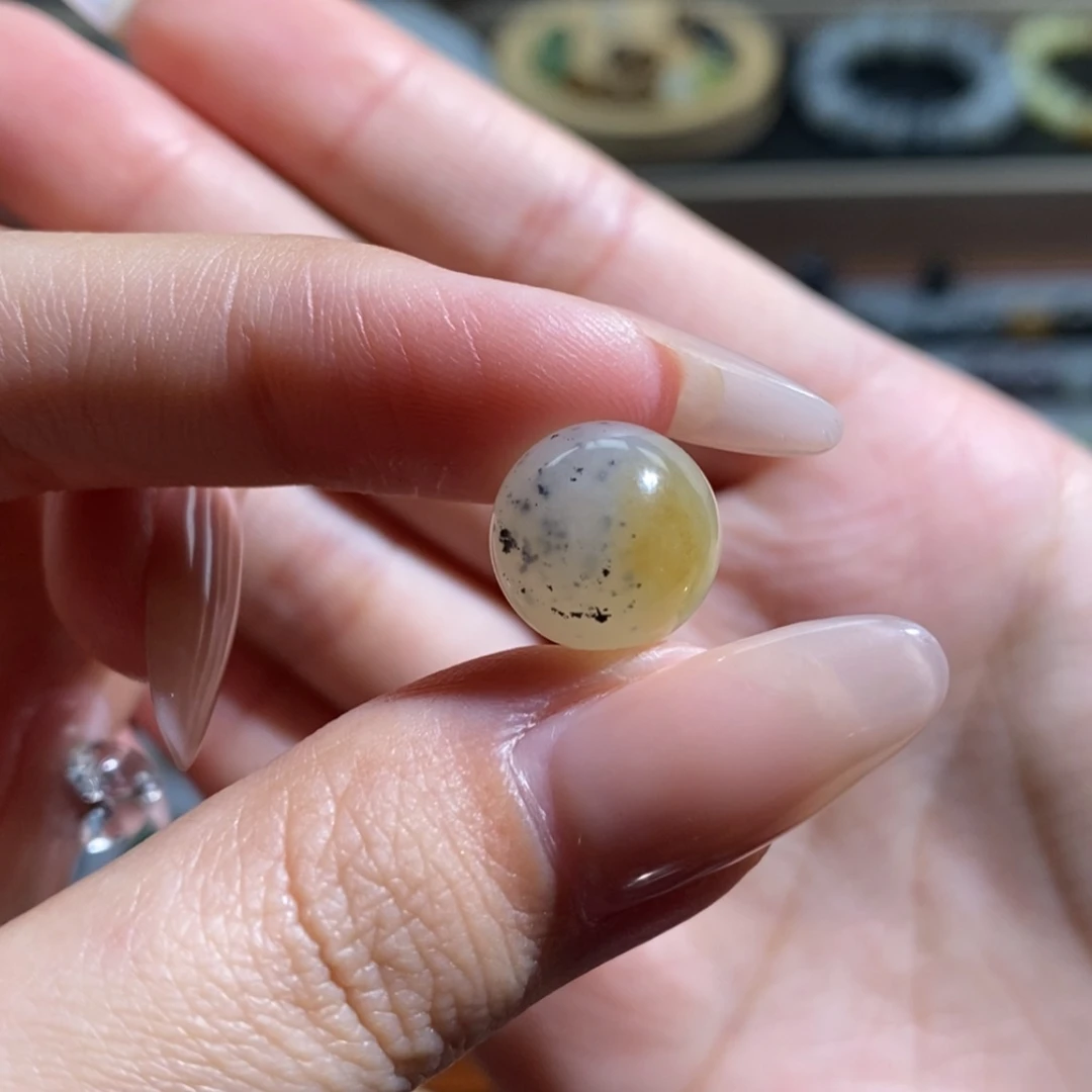 【闪购商品】颈饰未镶嵌和田玉