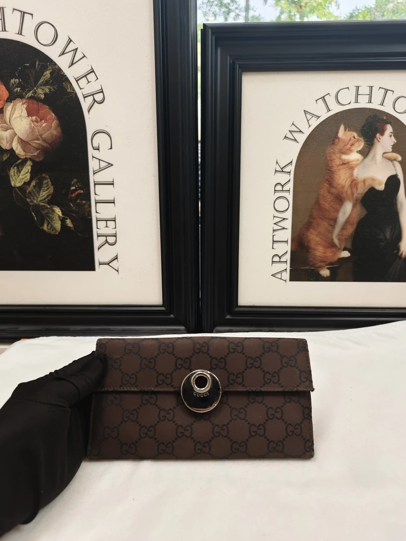 95新 GUCCI/古驰 95新古驰压花钱包