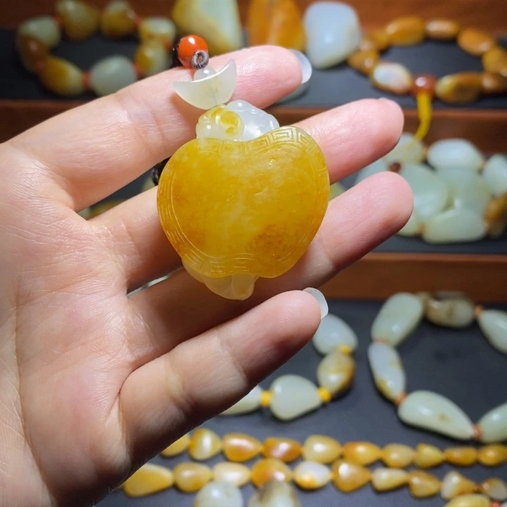 和田玉未镶嵌颈饰