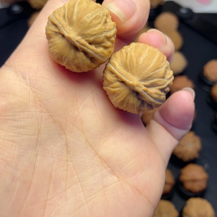 把件文玩核桃水晶苹果