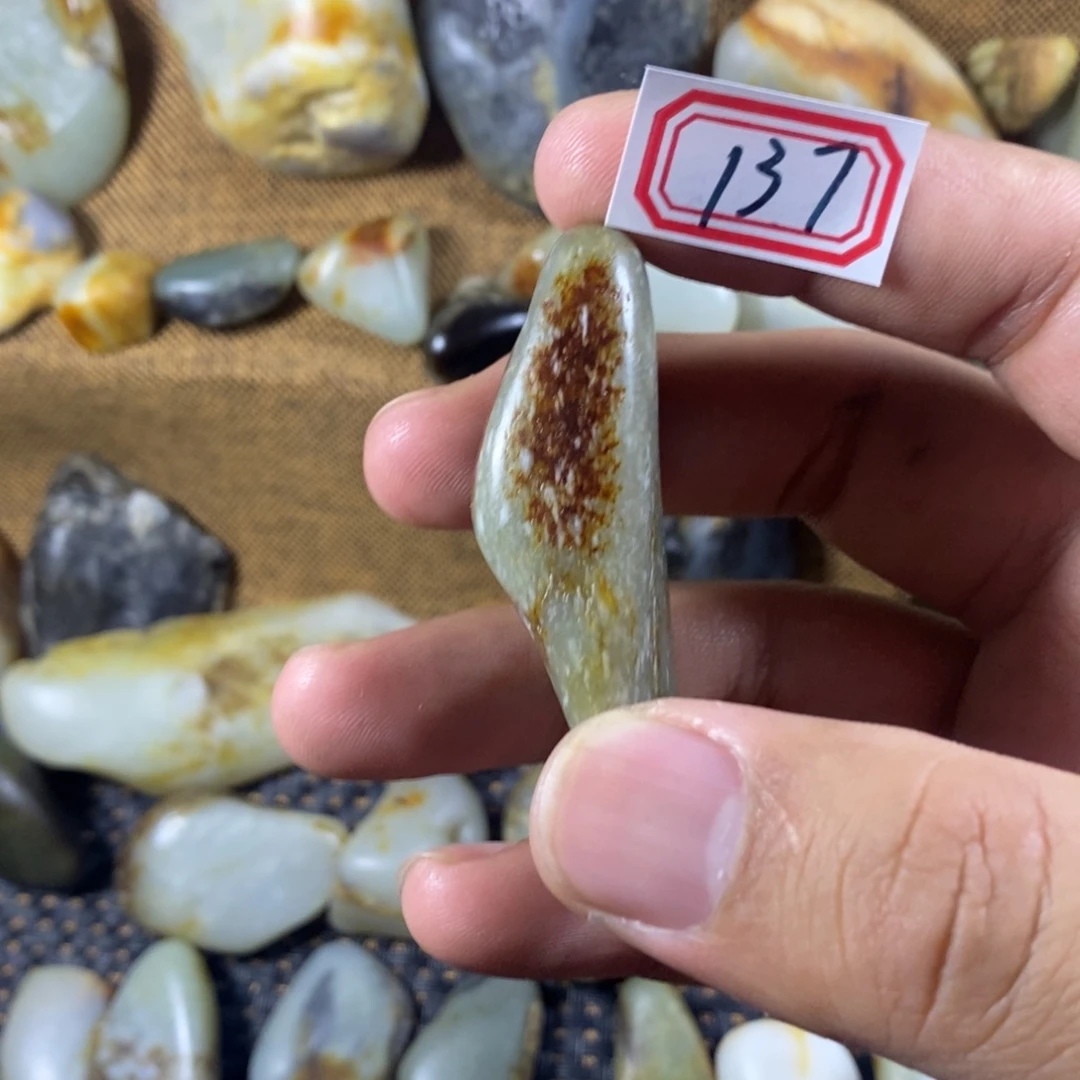 和田玉（糖玉）未镶嵌挂件